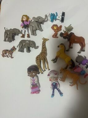 Kids toy lot / bundle Animal & Character Figures Playset - Mixed